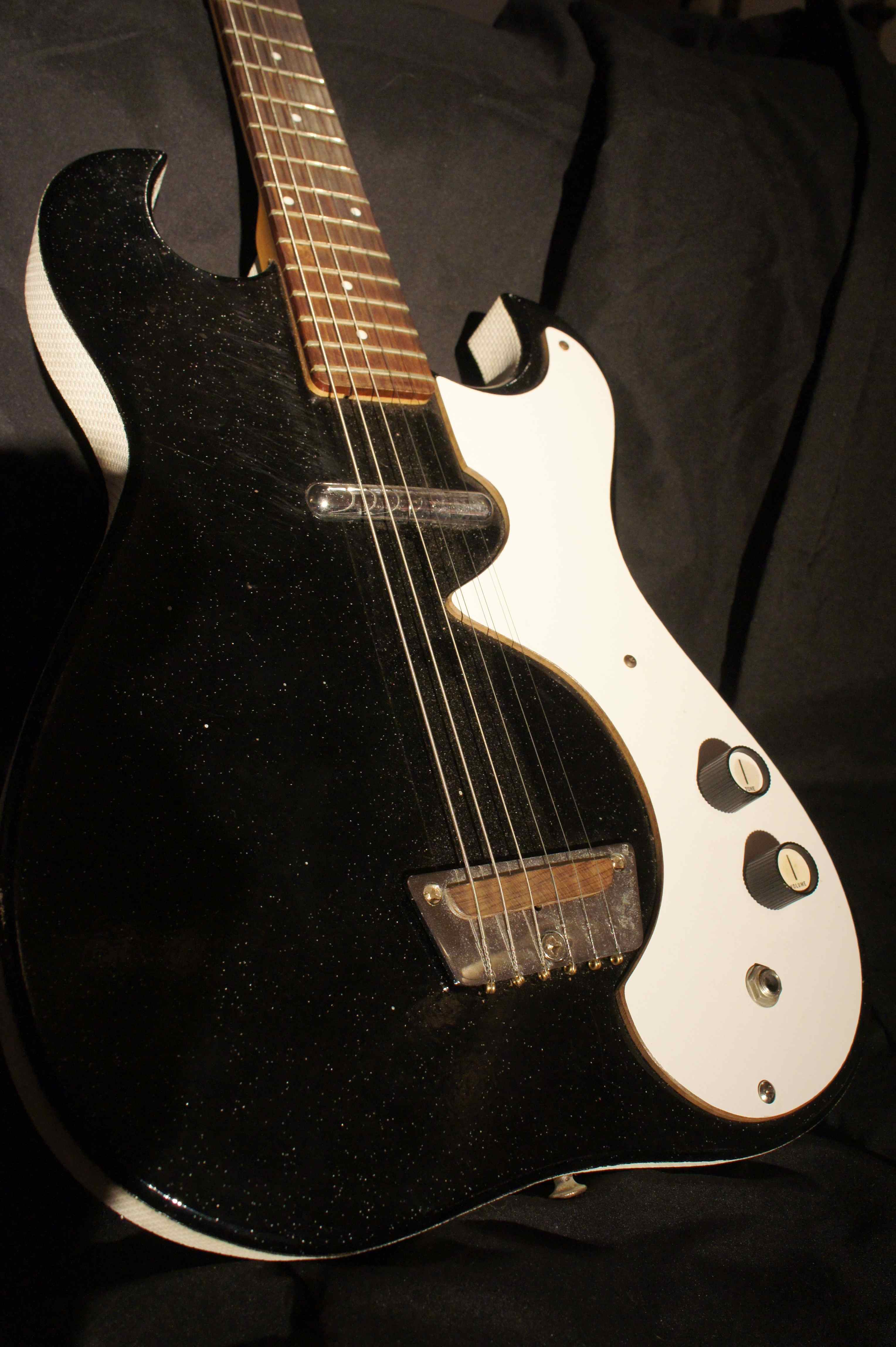 silvertone guitar serial number lookup